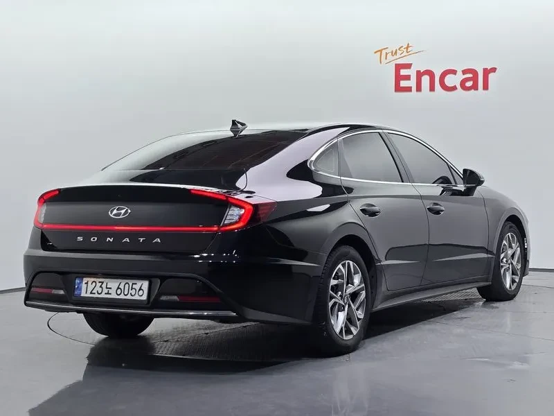 Hyundai Sonata 2.0 Premium Family, снимка 2 - Автомобили и джипове - 55562113