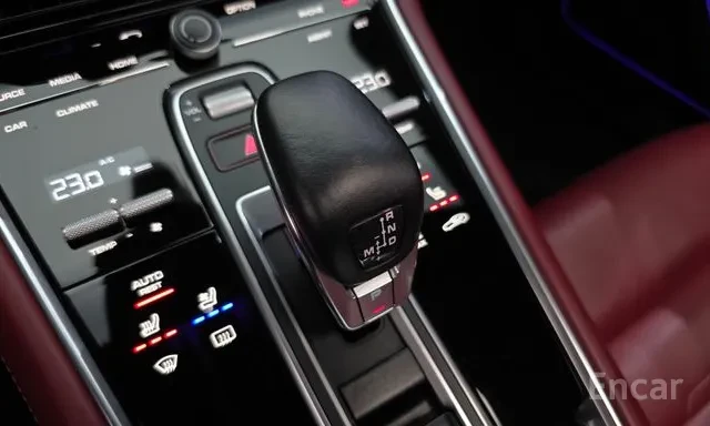 Porsche Panamera 4S 2.9* 360* Обдух* Soft-close, снимка 12 - Автомобили и джипове - 56684345