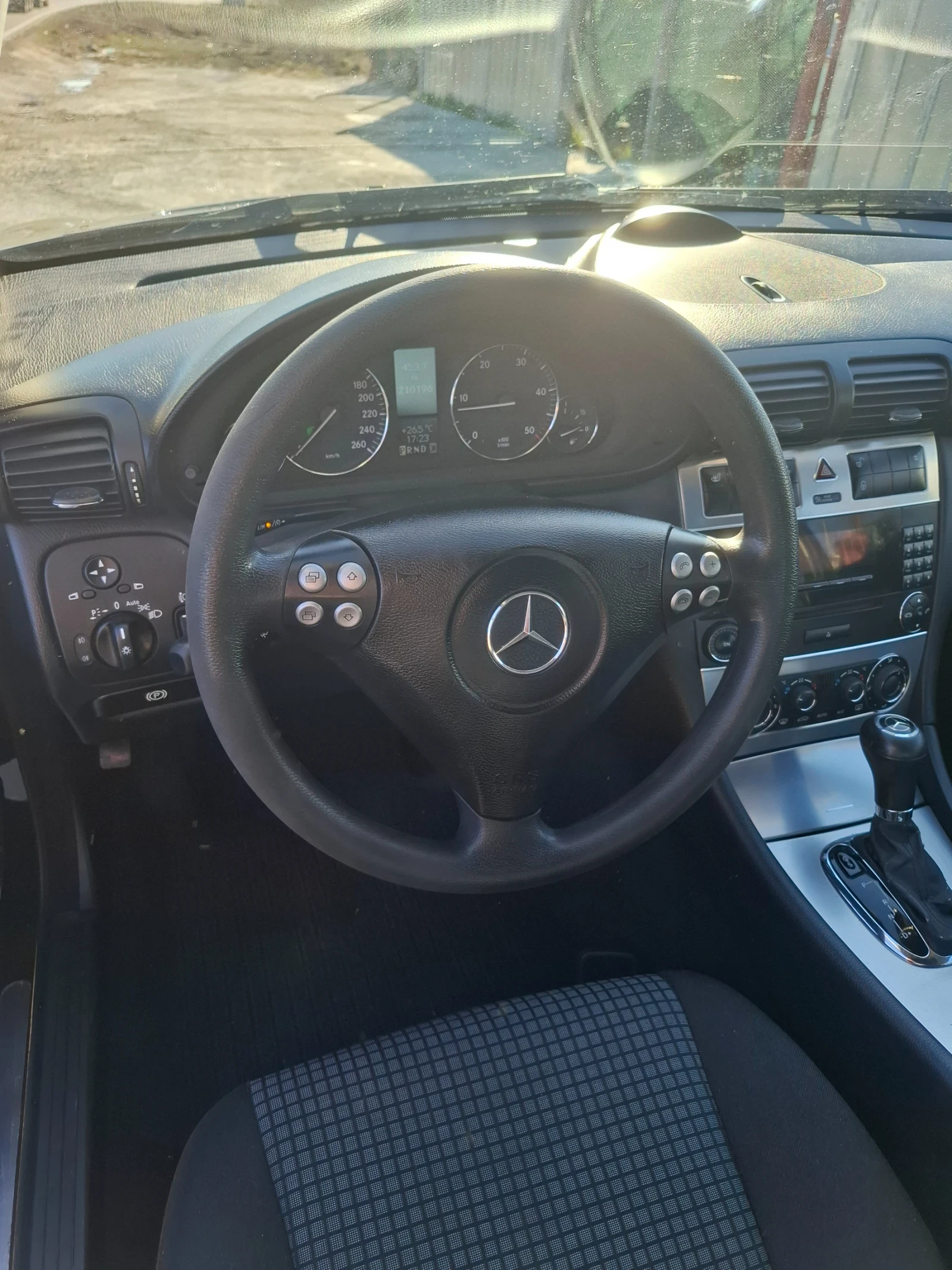Mercedes-Benz C 220 2.2. - изображение 6