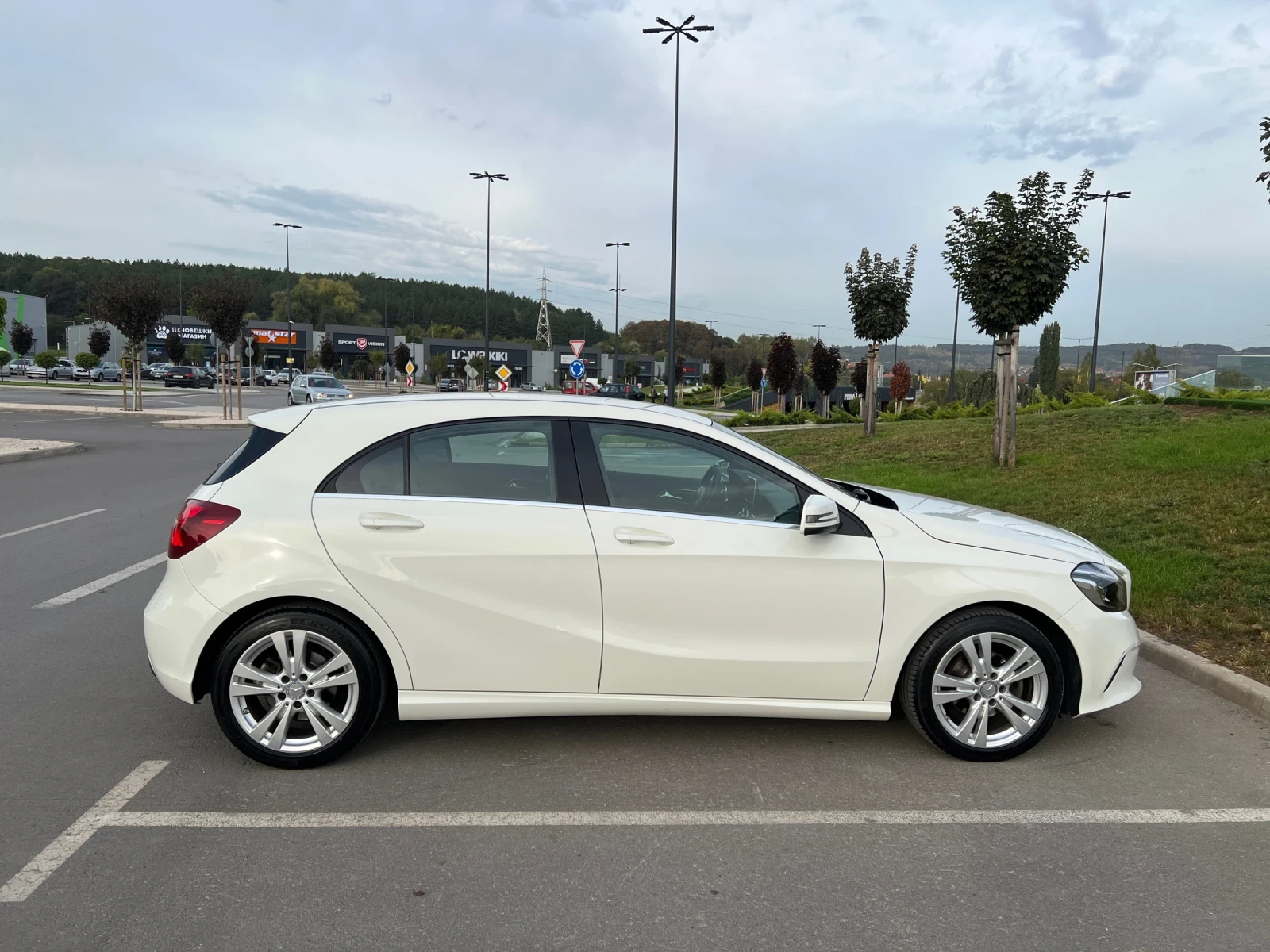 Mercedes-Benz A 180 Automatic, Дистроник, Full Led Bixeon - изображение 7