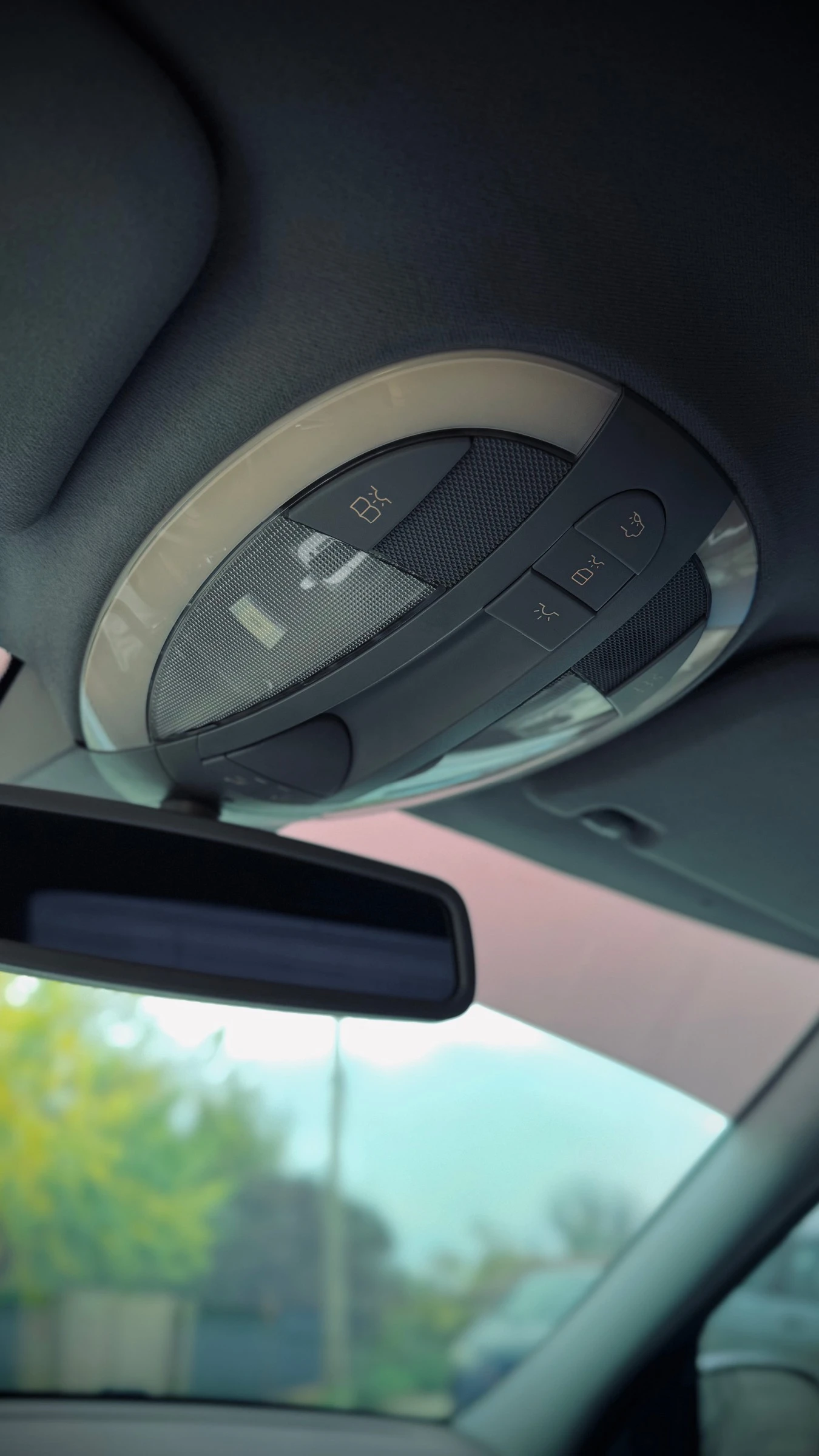 Mercedes-Benz E 320  - изображение 8