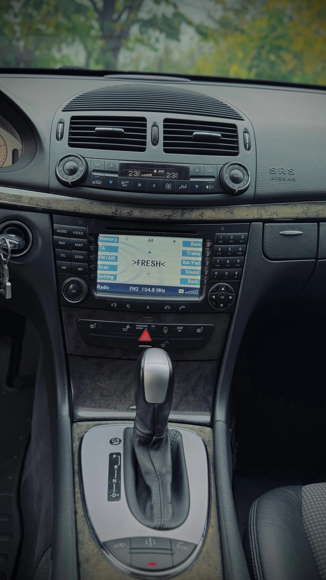 Mercedes-Benz E 320  - изображение 7