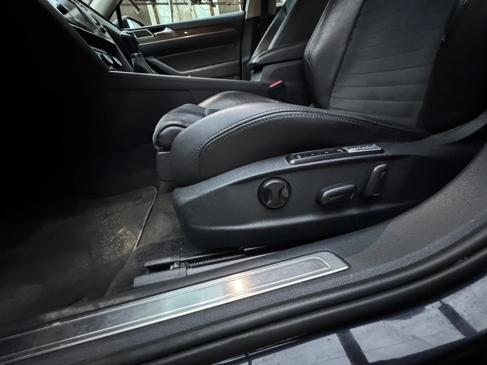 VW Passat !ПРОМО! 2.0TDI 190К.С. РЪЧКА  PARKASSIST МАСАЖ  - изображение 10