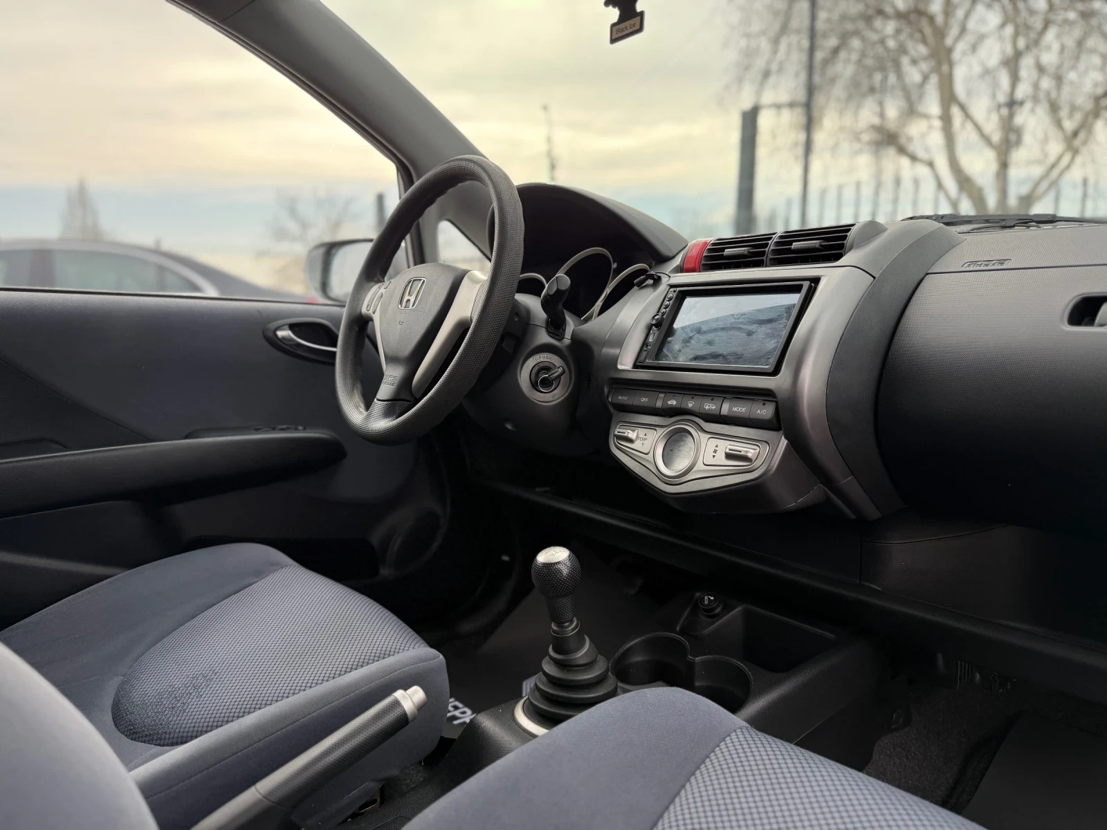 Honda Jazz 1.4i ES SPORT - изображение 9