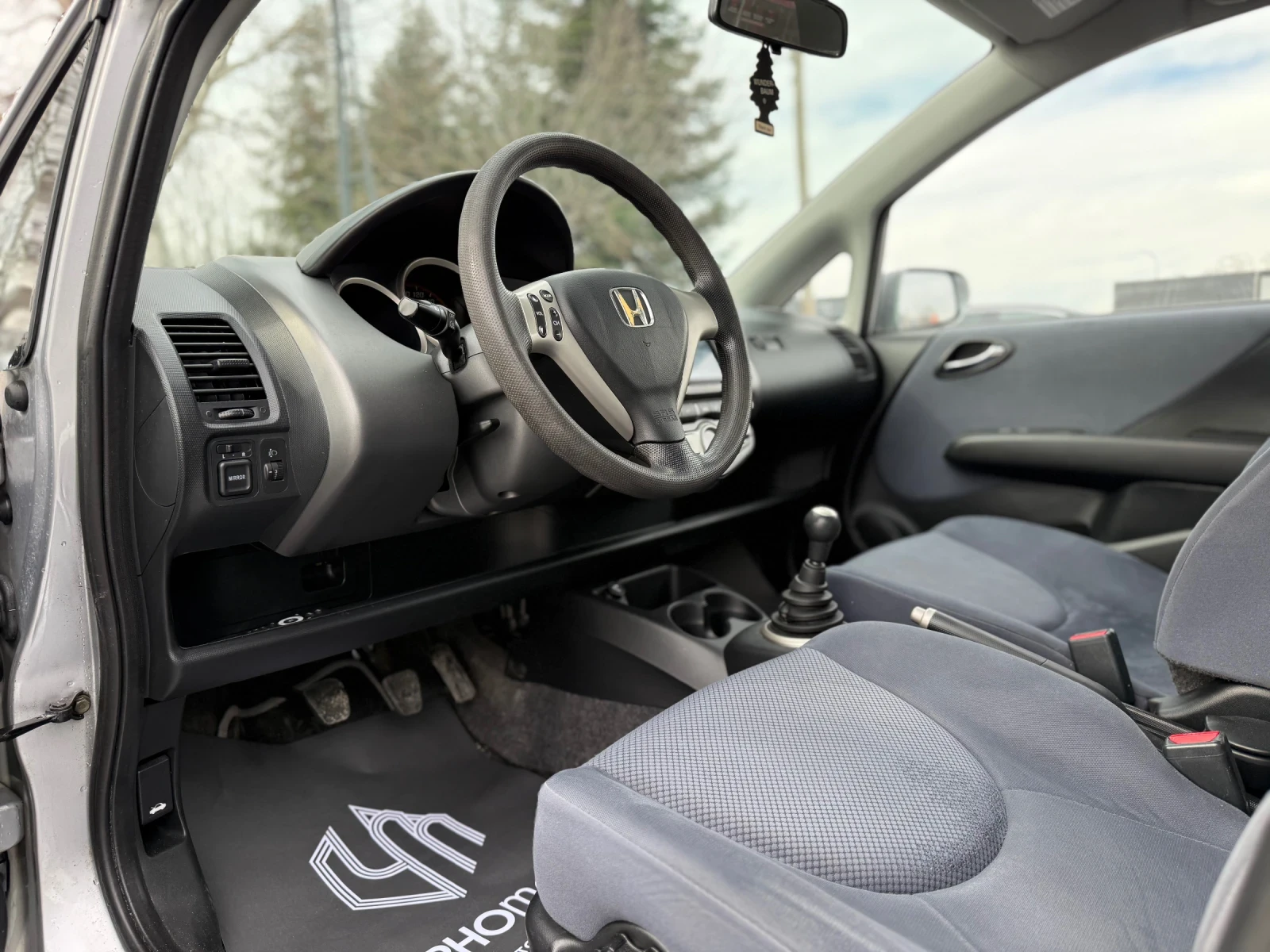 Honda Jazz 1.4i ES SPORT, снимка 13 - Автомобили и джипове - 53617561