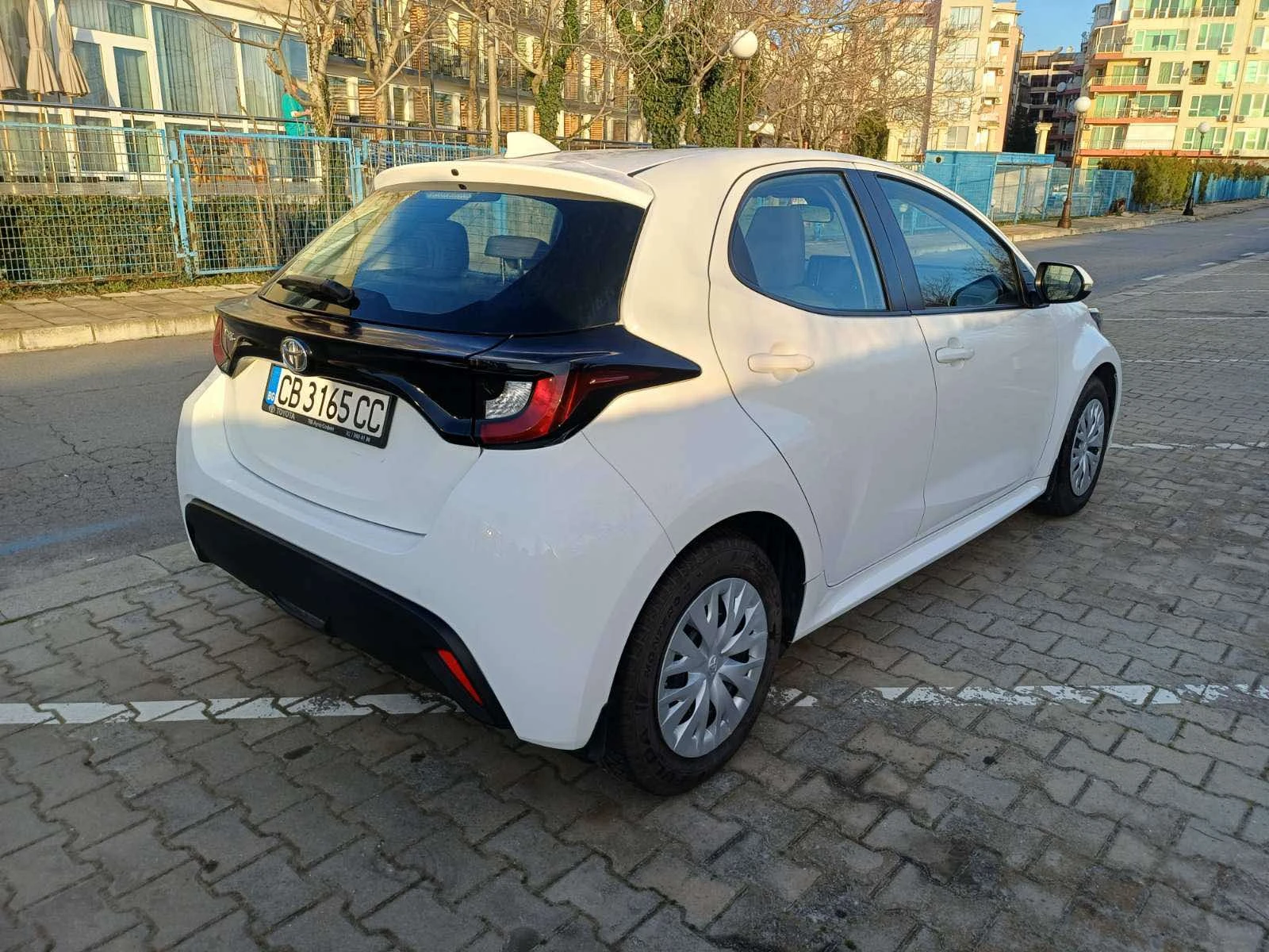 Toyota Yaris 1.5, снимка 8 - Автомобили и джипове - 53797197