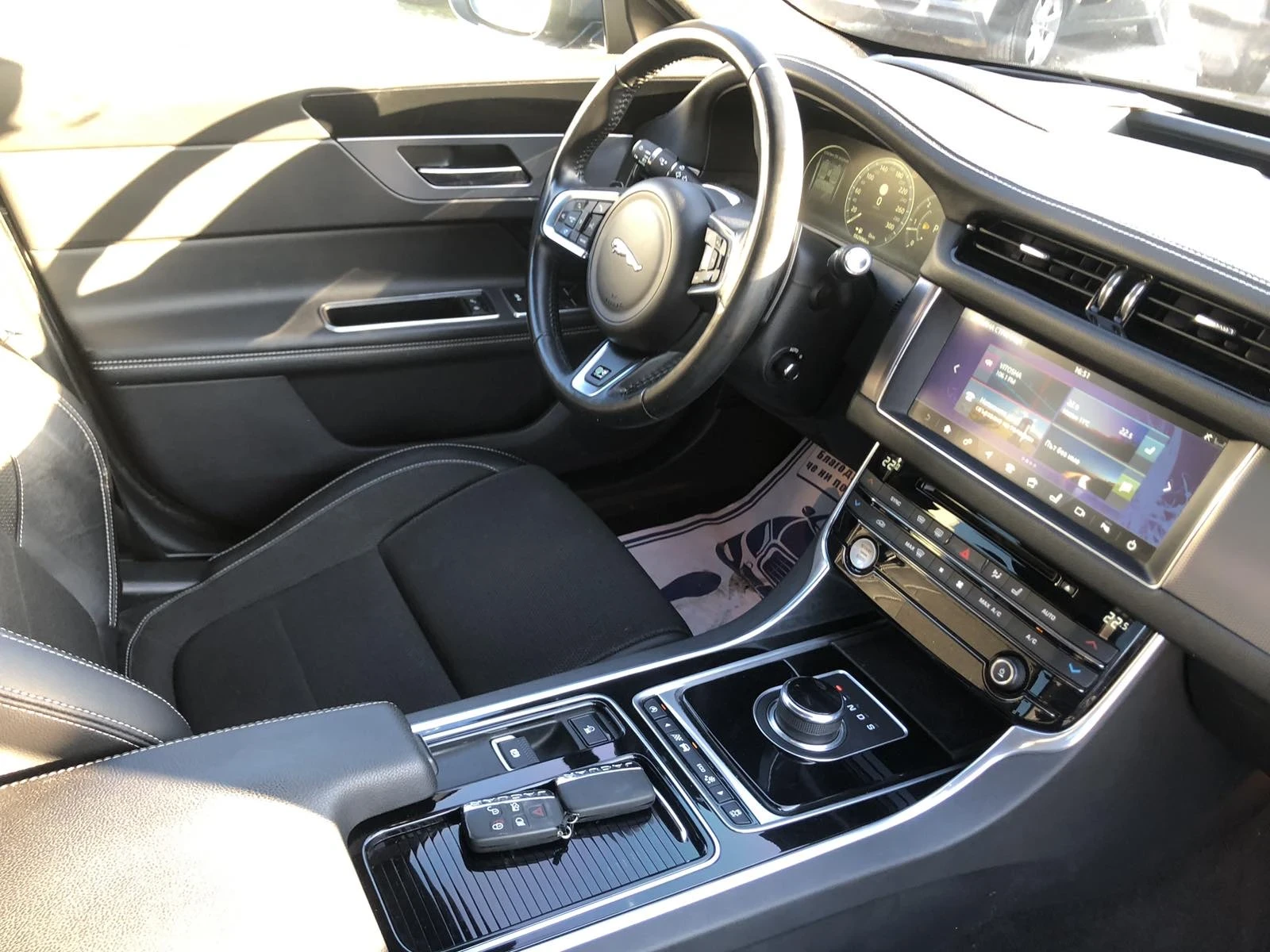 Jaguar Xf 3.0d, снимка 16 - Автомобили и джипове - 53868407