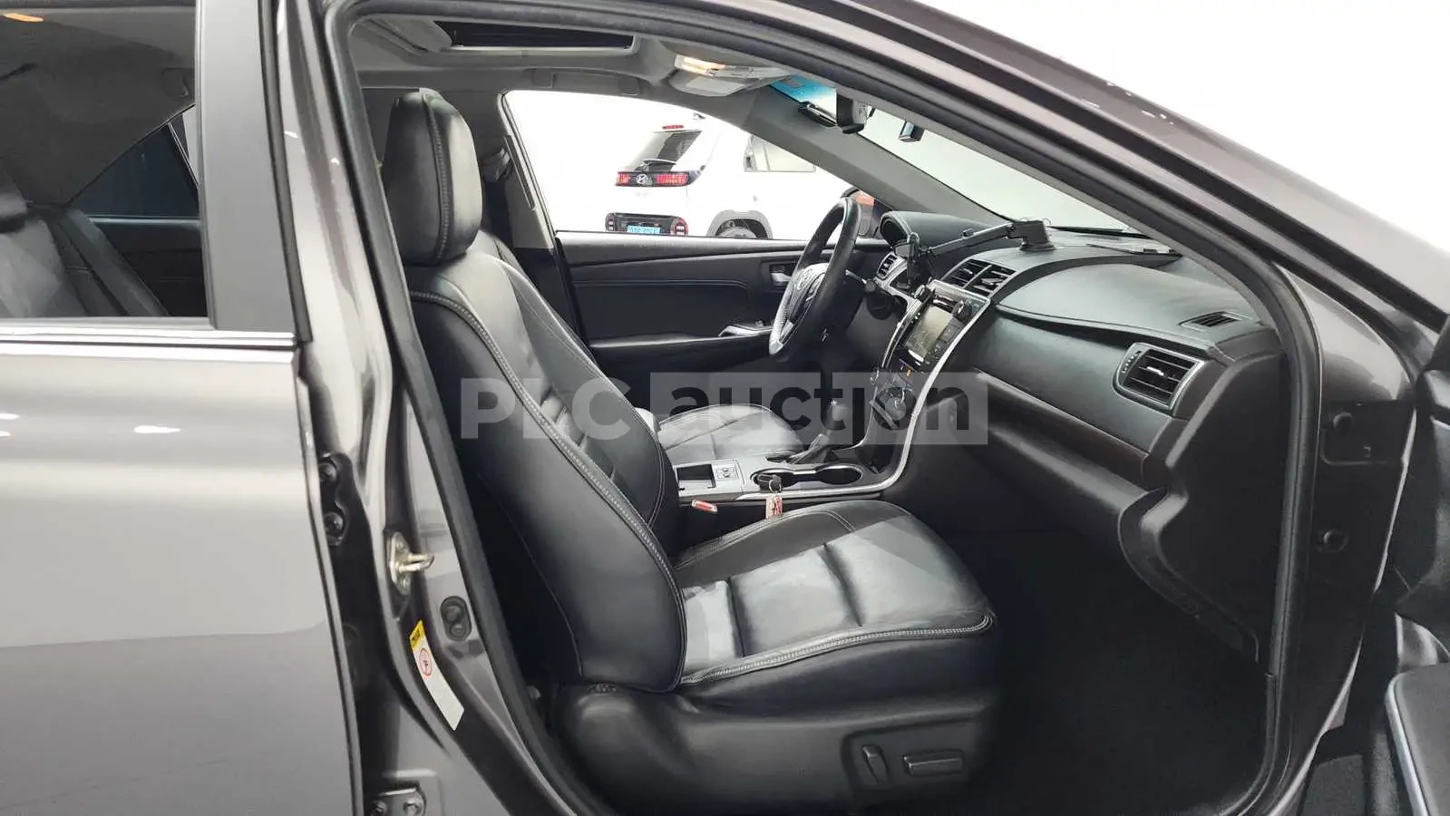 Toyota Camry, снимка 11 - Автомобили и джипове - 54230681