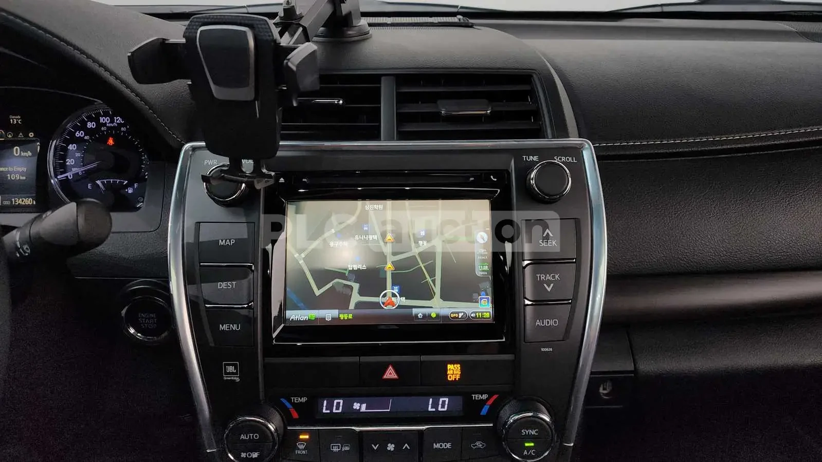 Toyota Camry, снимка 15 - Автомобили и джипове - 54230681