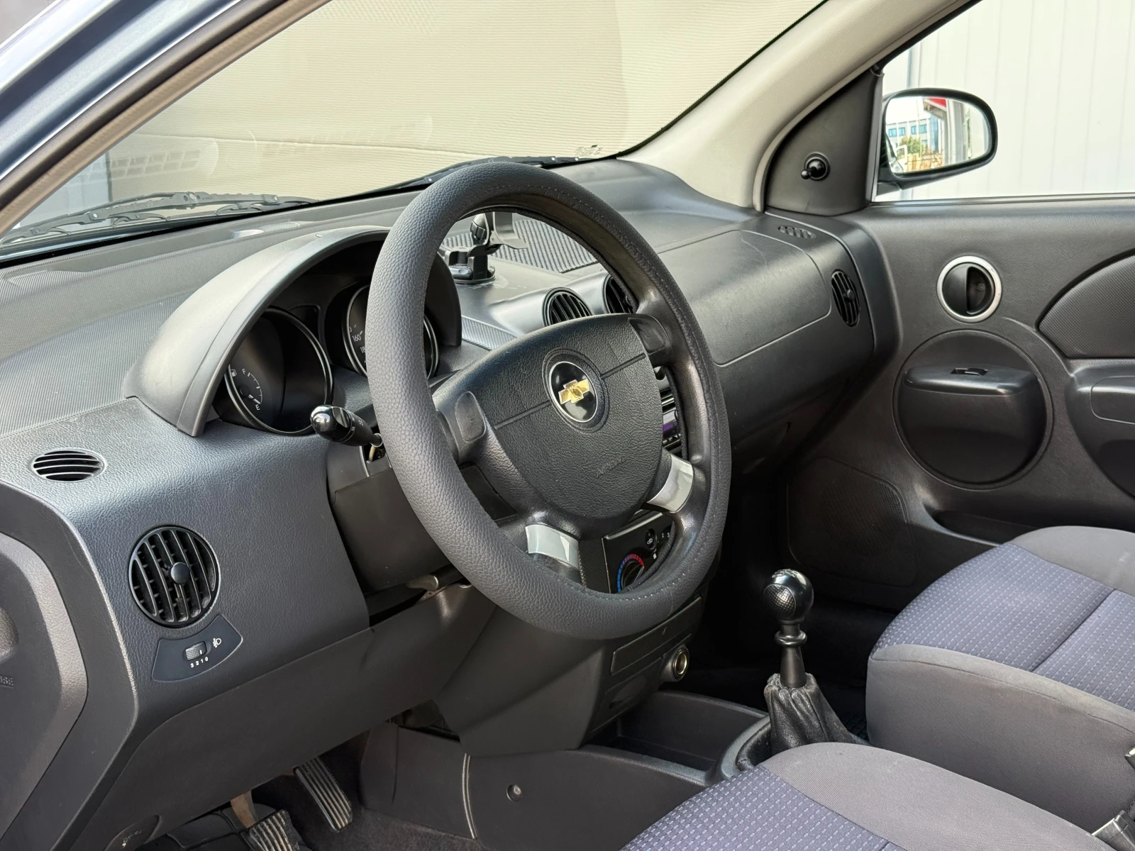 Chevrolet Aveo 1, 4 , снимка 9 - Автомобили и джипове - 54424262