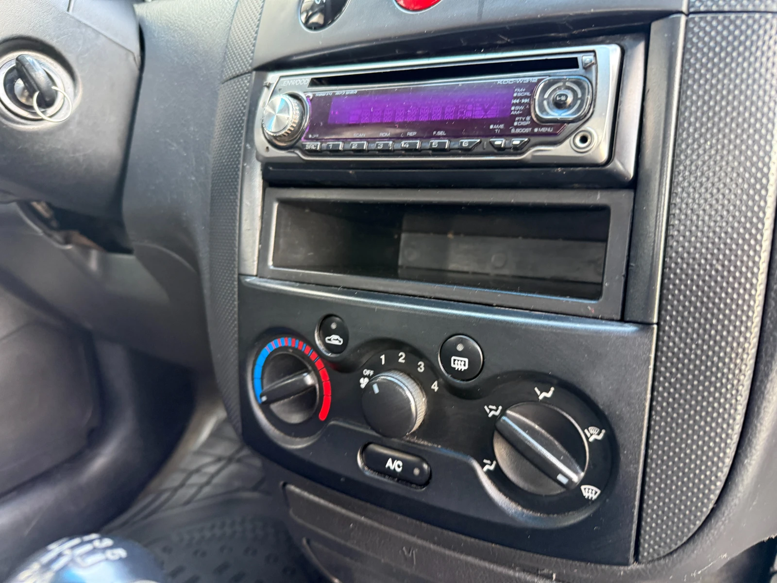Chevrolet Aveo 1, 4 , снимка 16 - Автомобили и джипове - 54424262