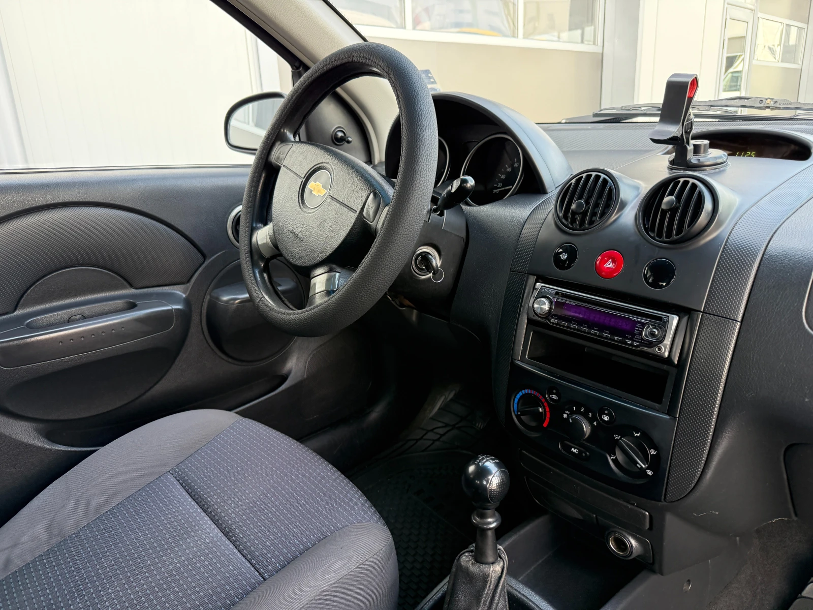 Chevrolet Aveo 1, 4 , снимка 10 - Автомобили и джипове - 54424262