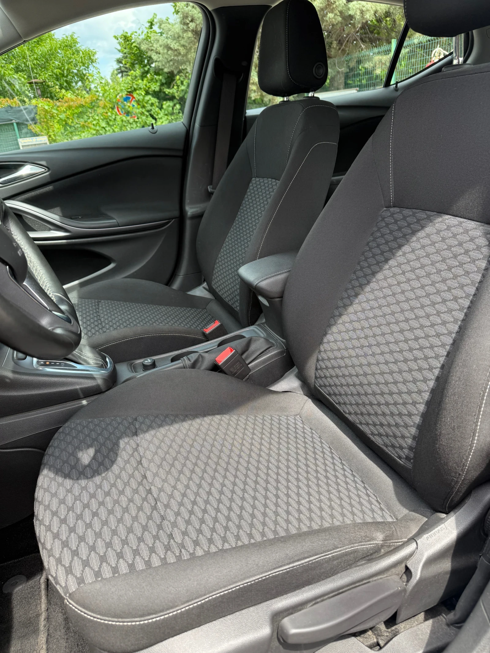 Opel Astra 1.4t/Автомат/95000км/, снимка 10 - Автомобили и джипове - 54947043