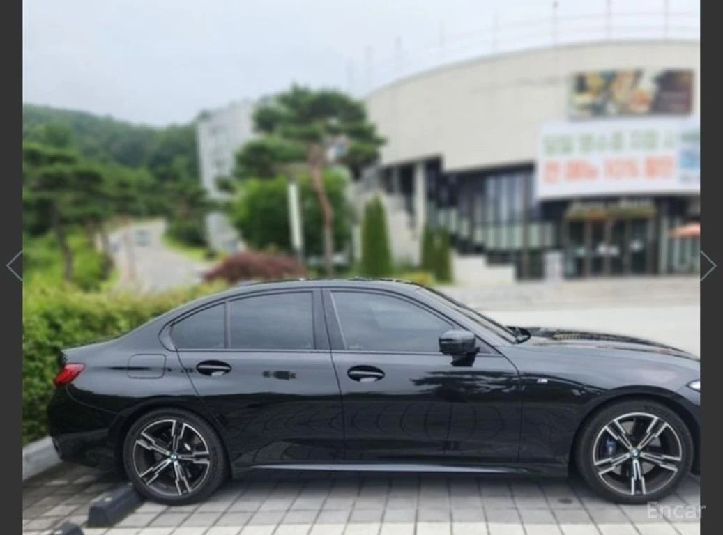 BMW 320 i M SPORT* HARMAN KARDON* DISTRONIC* HEAD-UP* , снимка 5 - Автомобили и джипове - 55277557