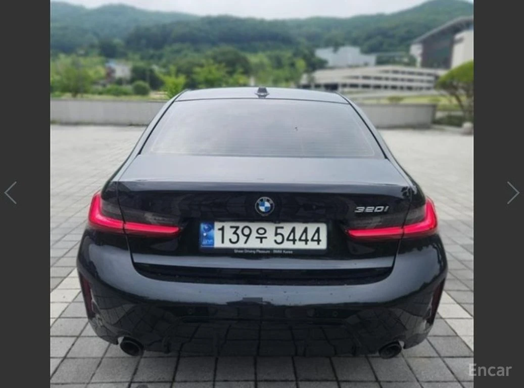 BMW 320 i M SPORT* HARMAN KARDON* DISTRONIC* HEAD-UP* , снимка 4 - Автомобили и джипове - 55277557