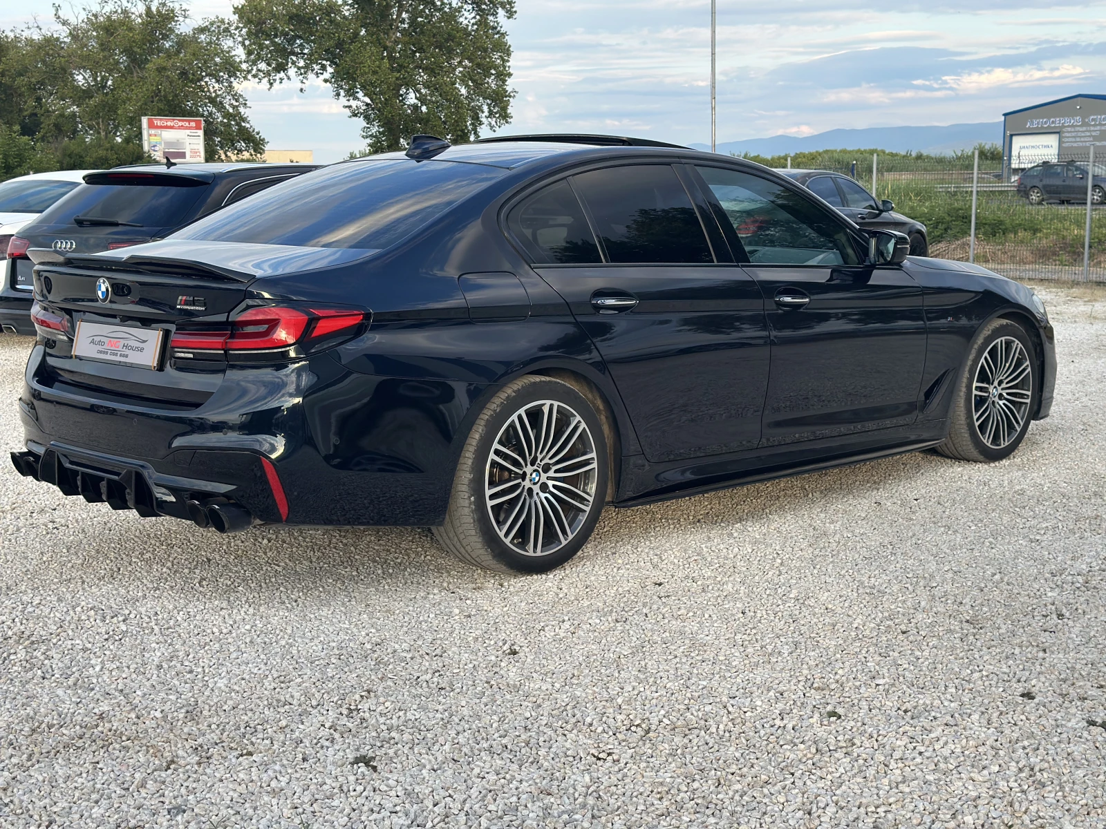 BMW 530 M PACK| AKRAPOVIC | HEAD UP | ПОДГРЕВ| ШИБЕДАХ| 10, снимка 5 - Автомобили и джипове - 55346912
