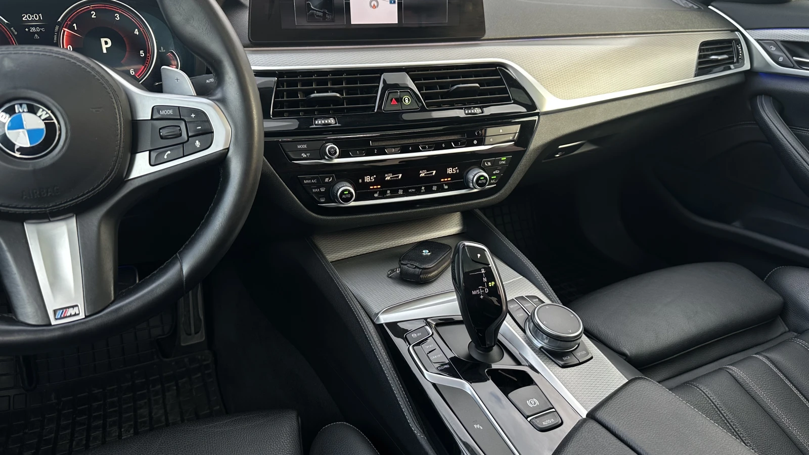 BMW 530 M PACK| AKRAPOVIC | HEAD UP | ПОДГРЕВ| ШИБЕДАХ| 10, снимка 8 - Автомобили и джипове - 55346912