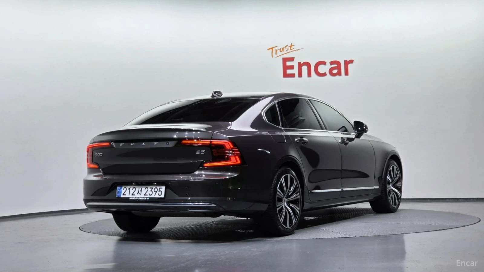 Volvo S90 B5 Inscription* КОЖА* ОБДУХВ* НАВИ* ПАНО, снимка 2 - Автомобили и джипове - 55466524
