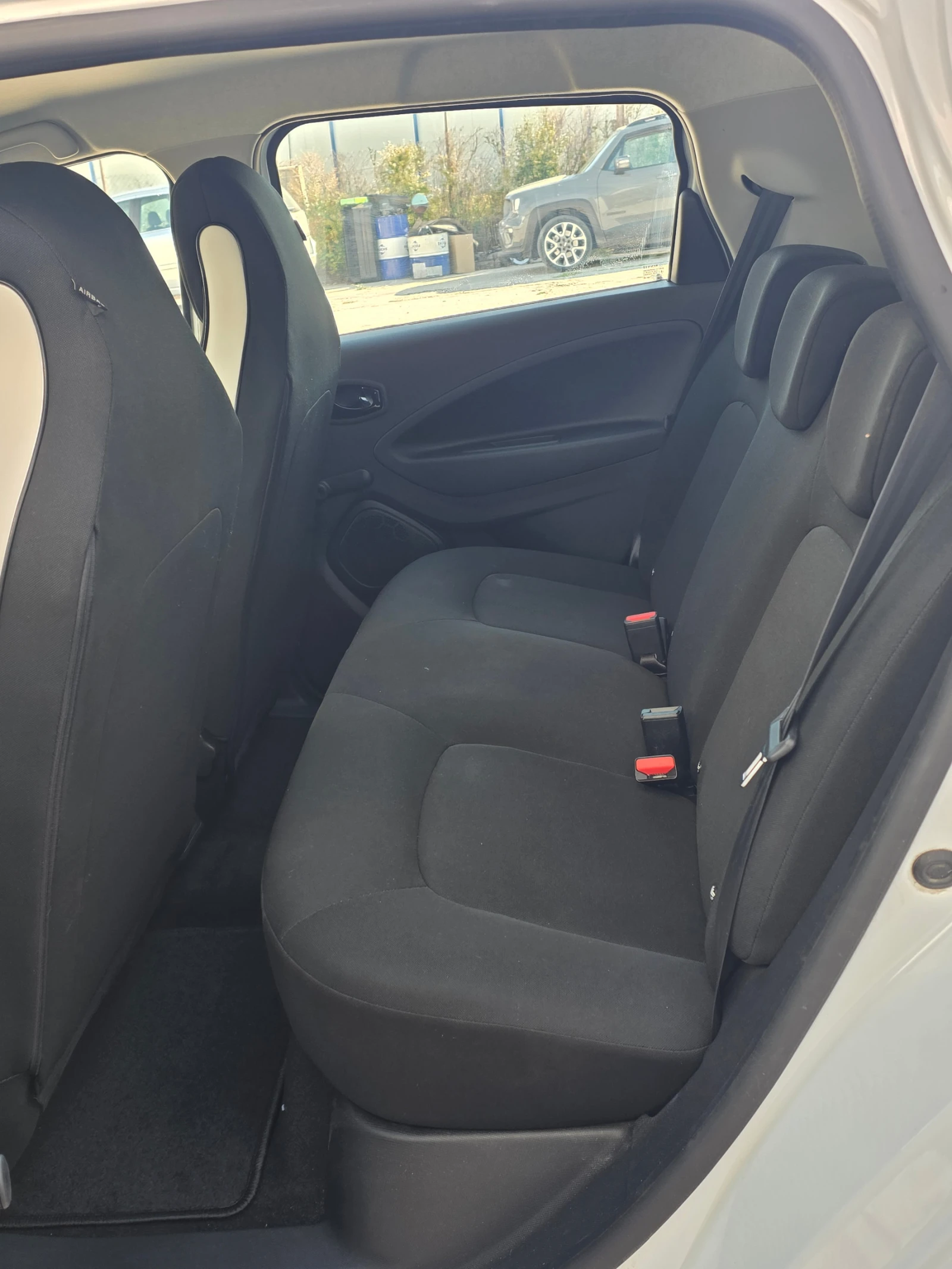 Renault Zoe R110 52KwH, снимка 10 - Автомобили и джипове - 55694563