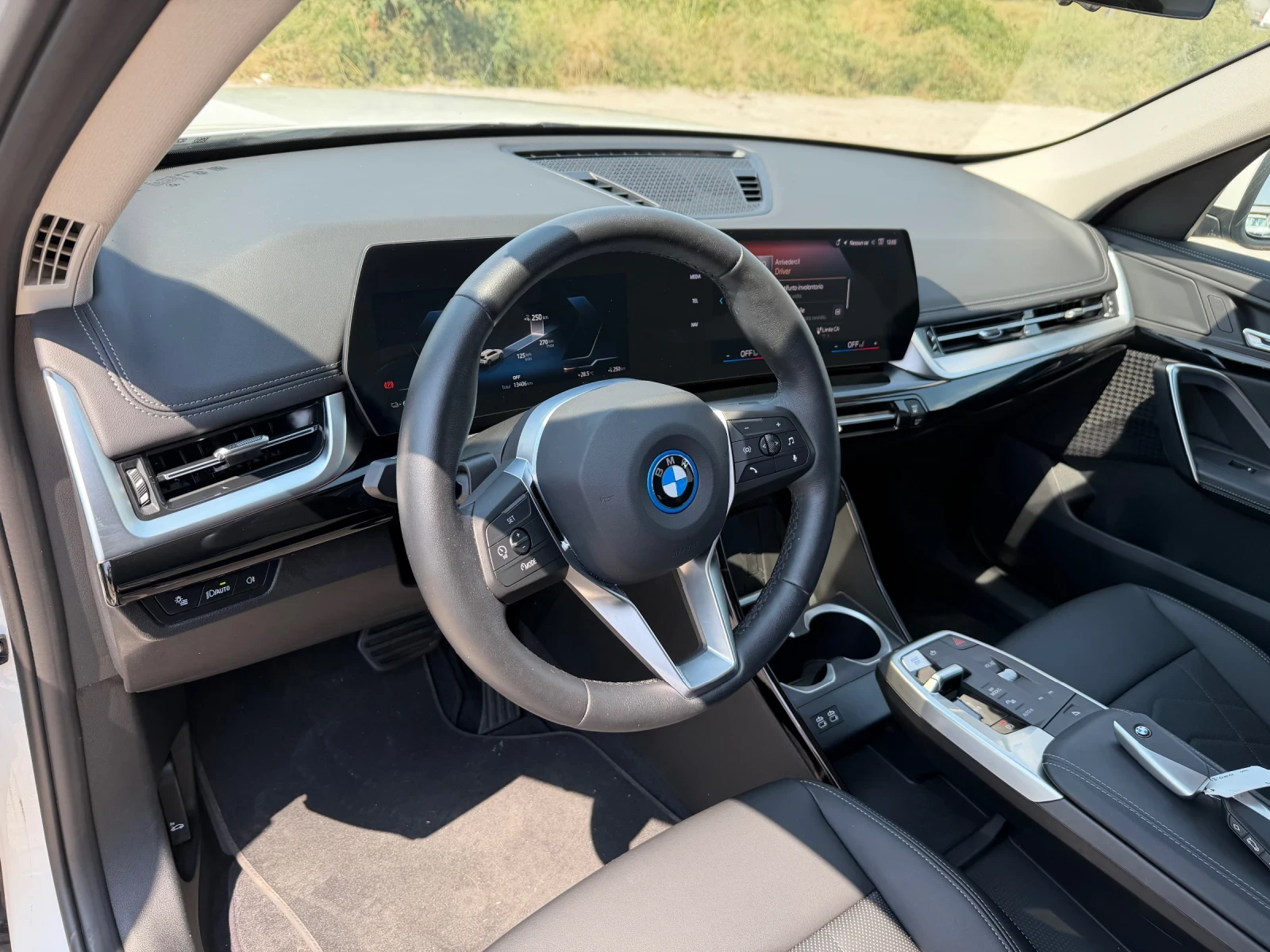 BMW iX1 Е DRIVE20* ГАРАНЦИЯ!!!* x LINE* LED, снимка 10 - Автомобили и джипове - 55704671