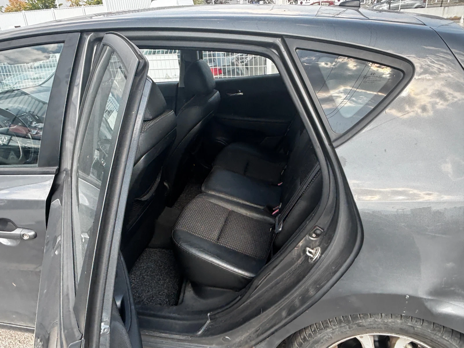 Hyundai I30 1.6 CRDI, снимка 5 - Автомобили и джипове - 55825907