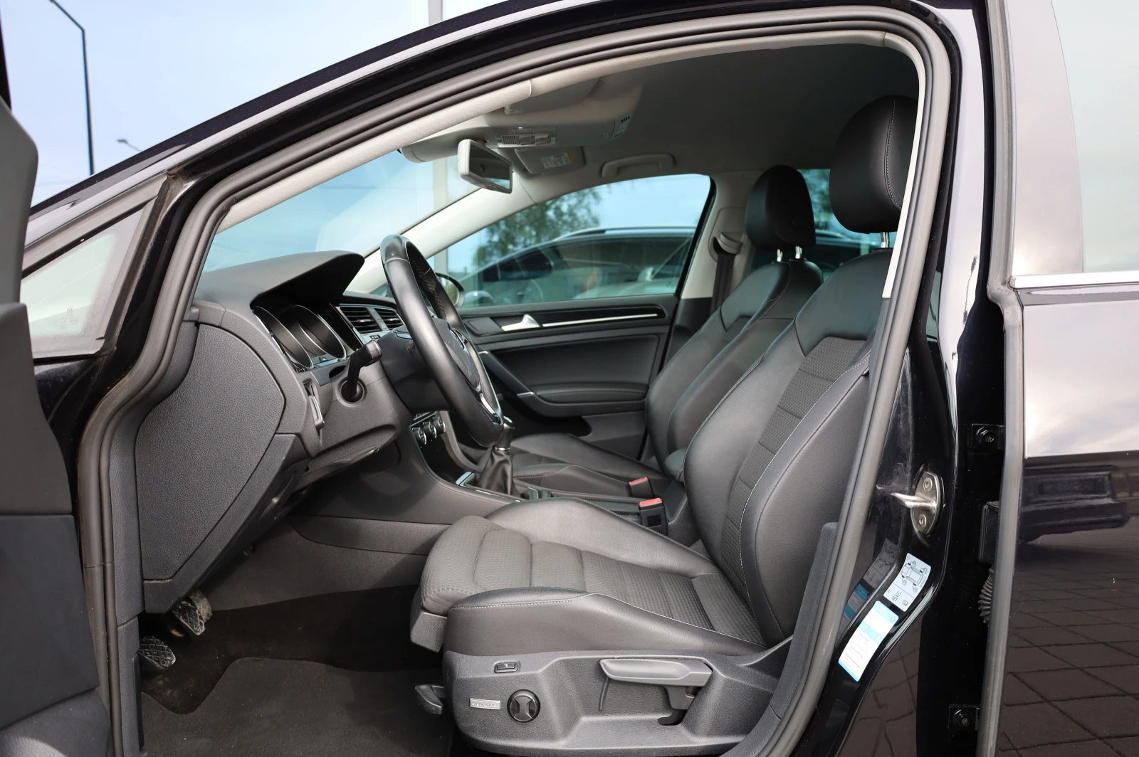VW Golf 2.0TDI * HIGH LINE* NAVI* LED LIGHTS* PARK ASSIST* | Mobile.bg � ����������� 10