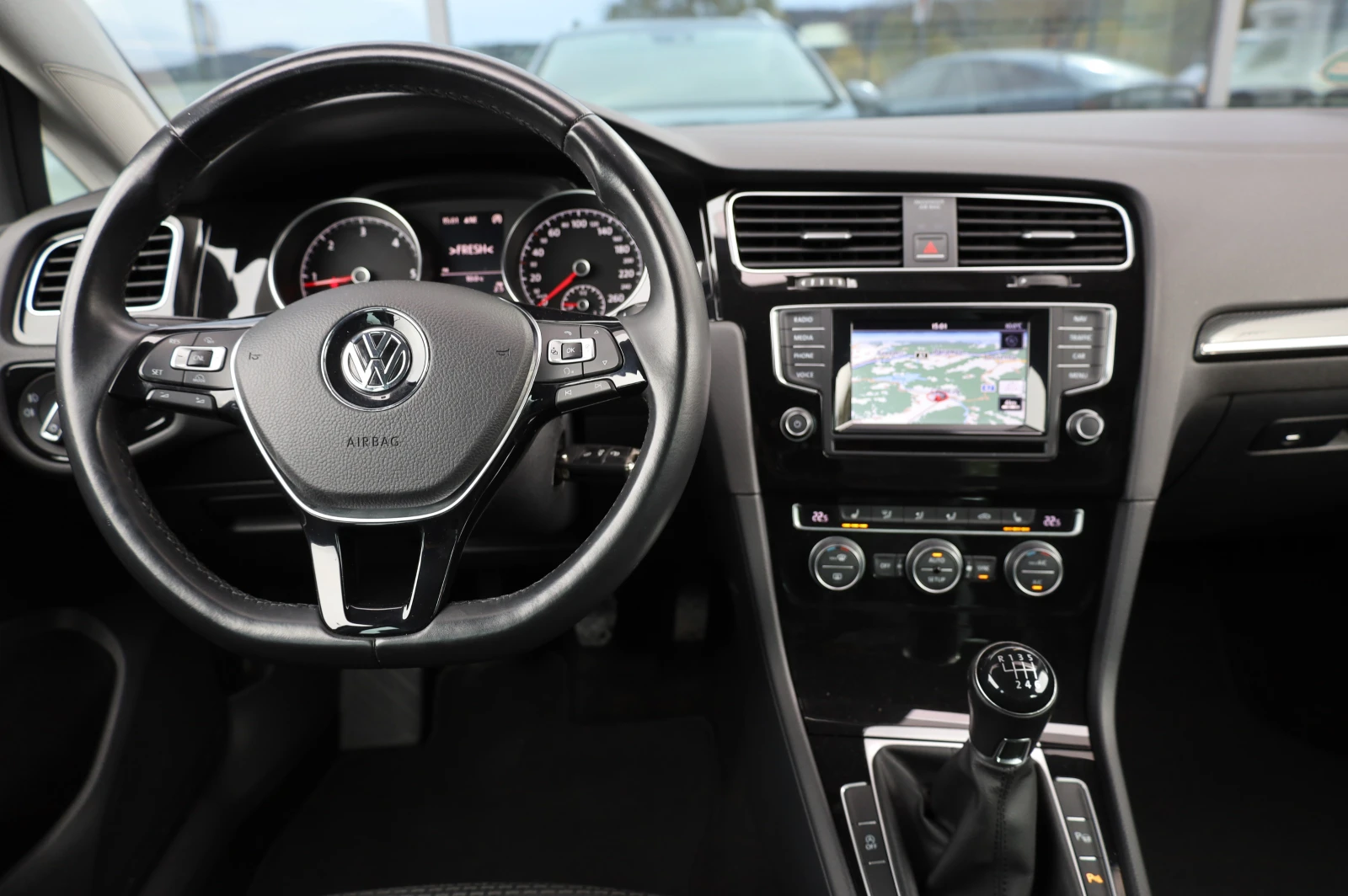 VW Golf 2.0TDI * HIGH LINE* NAVI* LED LIGHTS* PARK ASSIST* | Mobile.bg � ����������� 11