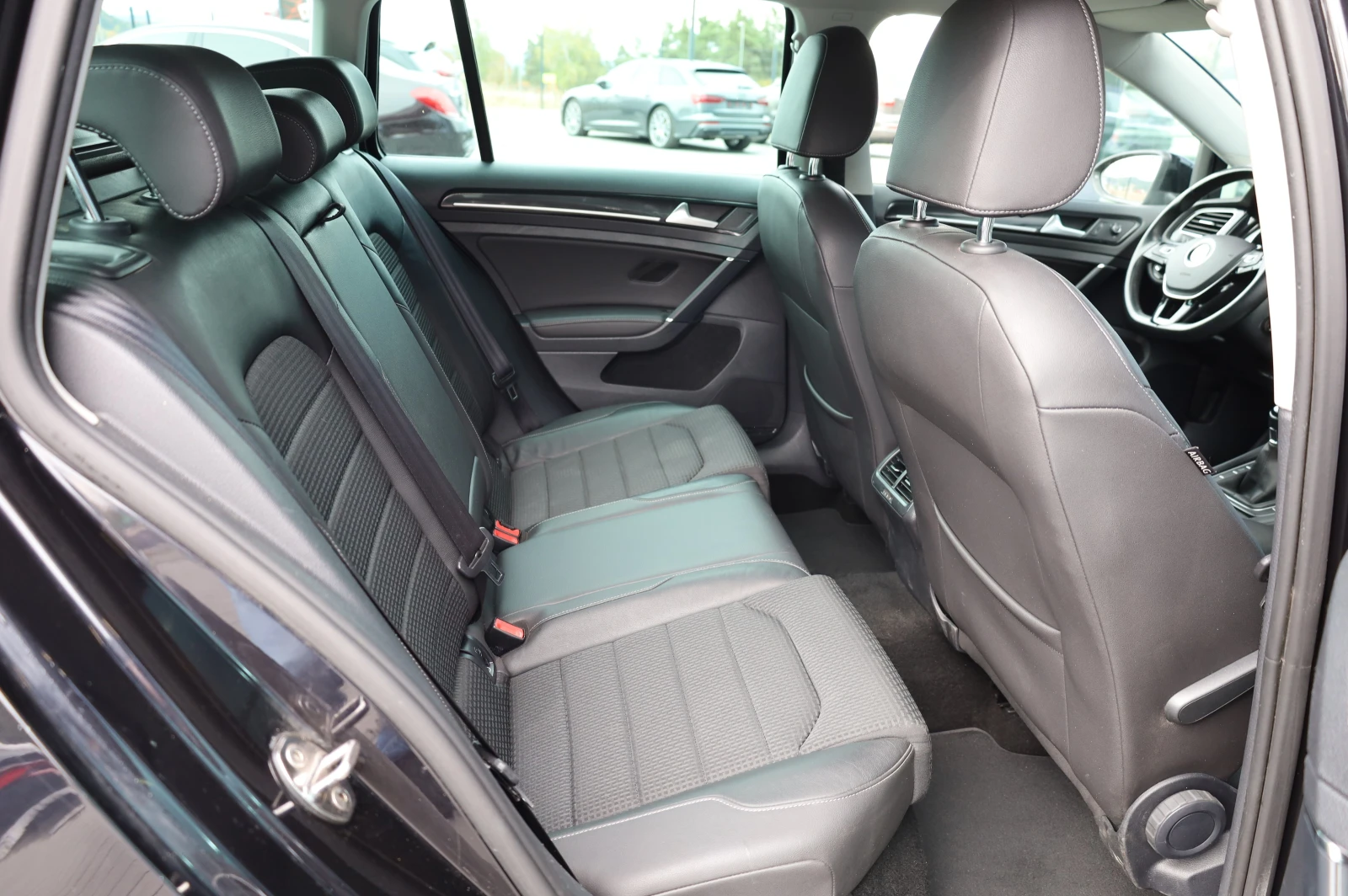 VW Golf 2.0TDI * HIGH LINE* NAVI* LED LIGHTS* PARK ASSIST* | Mobile.bg � ����������� 17