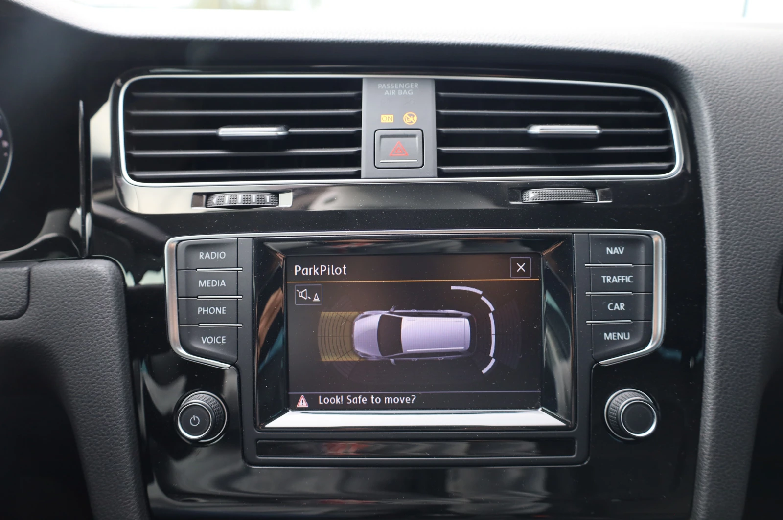 VW Golf 2.0TDI * HIGH LINE* NAVI* LED LIGHTS* PARK ASSIST* | Mobile.bg � ����������� 12