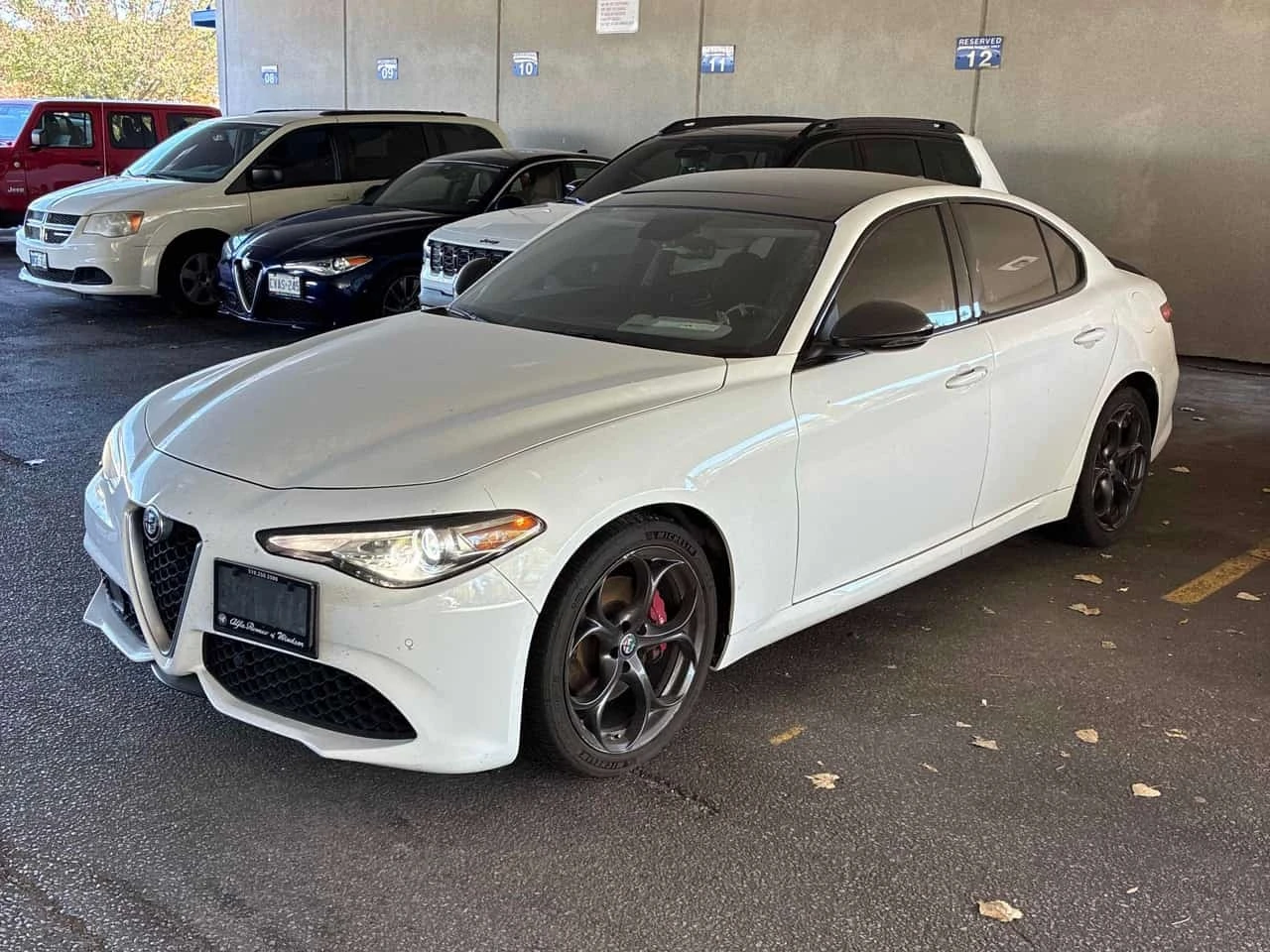 Alfa Romeo Giulia Ti Sport / Distronic / Harman / Carfax 