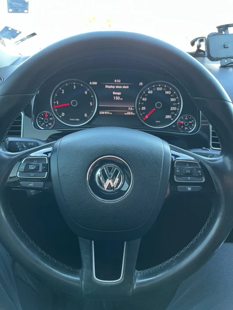 VW Touareg 3.0TDI  V6 8-скорости, снимка 14 - Автомобили и джипове - 48006650