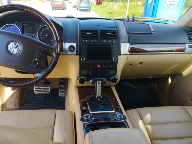 VW Touareg, снимка 10 - Автомобили и джипове - 49182968