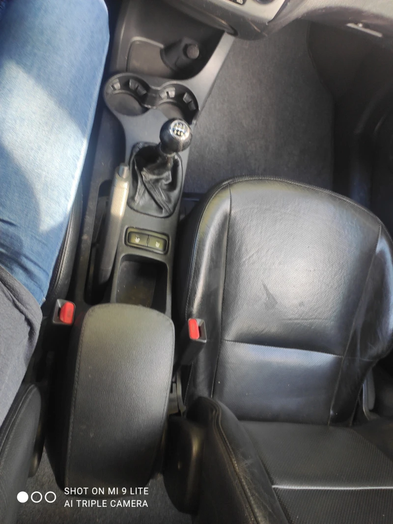 Kia Stonic, снимка 10 - Автомобили и джипове - 53236362