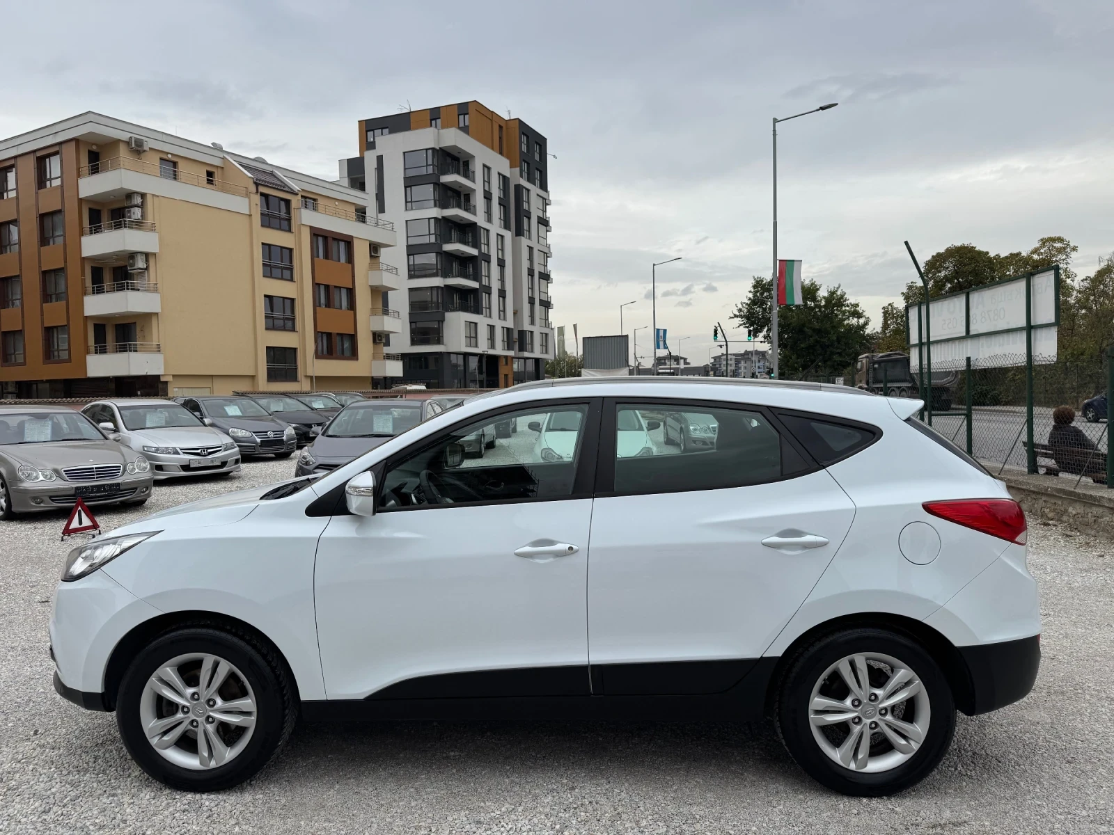 Hyundai IX35 2.0i* ГАЗОВ ИНЖ* 163 kc* EURO 5* ИТАЛИЯ - изображение 5