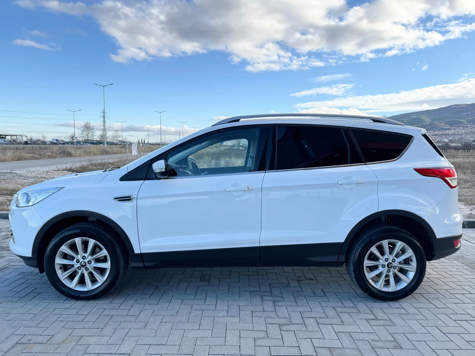 Ford Kuga 2.0TDCi TITANIUM / AVTOMAT / KOJA / NAVI / CAMERA - изображение 4