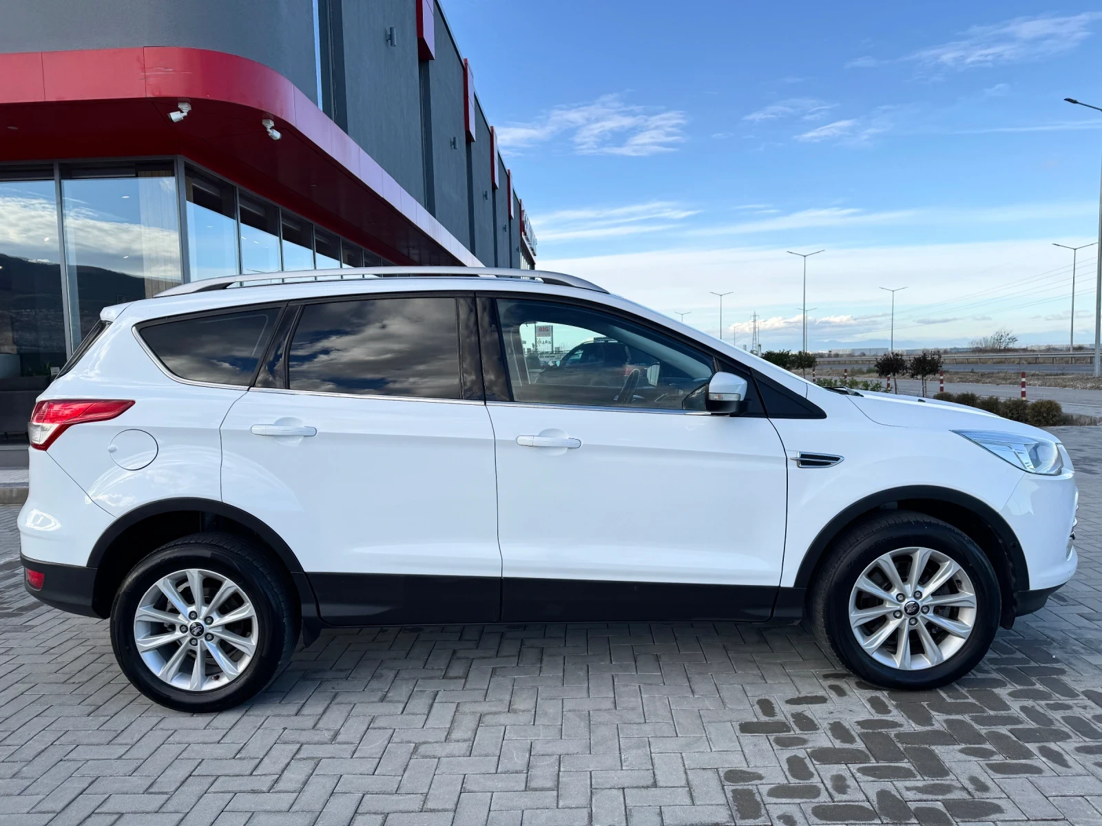 Ford Kuga 2.0TDCi TITANIUM / AVTOMAT / KOJA / NAVI / CAMERA - изображение 5