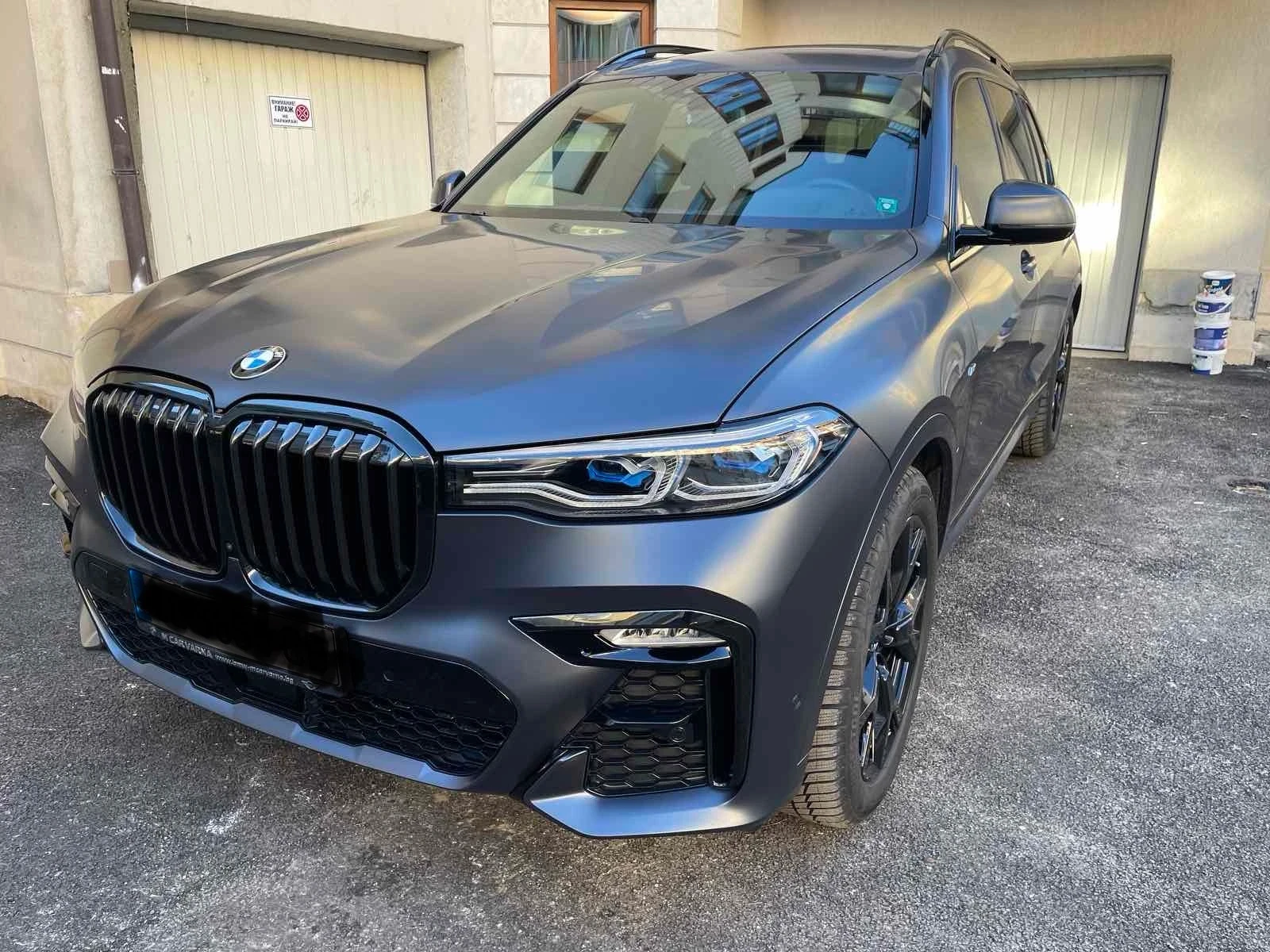 BMW X7 DARK SHADOW EDITION - изображение 2