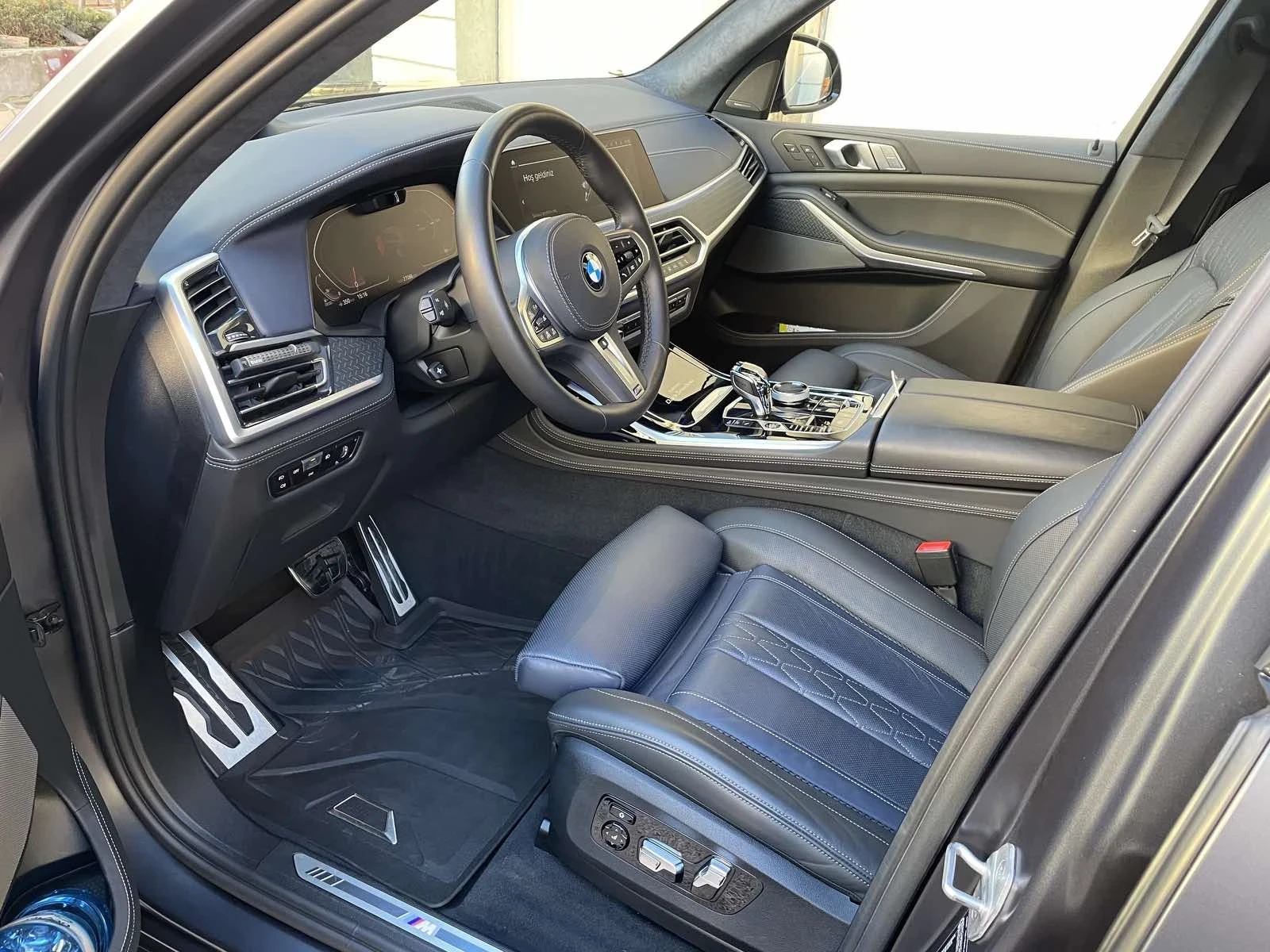 BMW X7 DARK SHADOW EDITION - изображение 7
