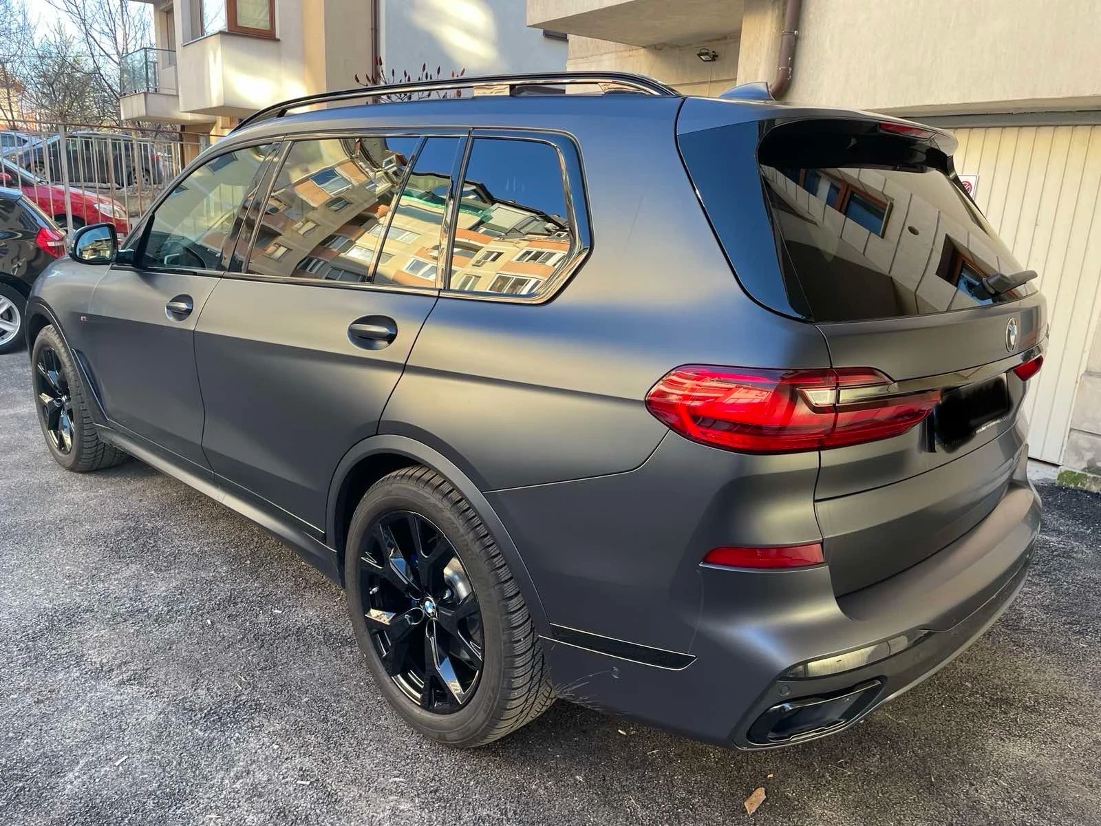 BMW X7 DARK SHADOW EDITION - изображение 5