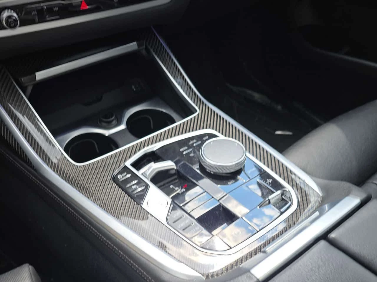 BMW X7 * xDrive40i * ОБДУХВАНЕ * ДИСТРОНИК * H/K * PANO, снимка 11 - Автомобили и джипове - 54197267