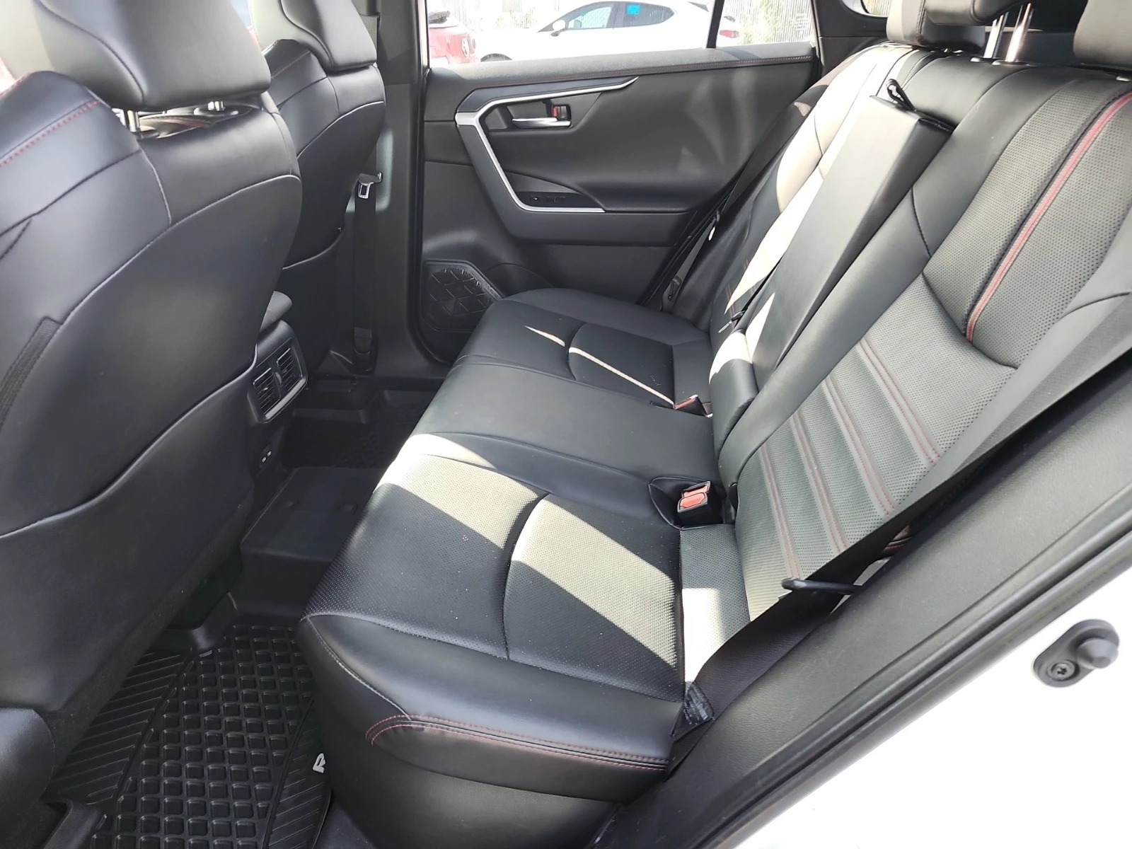 Toyota Rav4 Prime XSE Plug In Hybrid, снимка 9 - Автомобили и джипове - 56107594