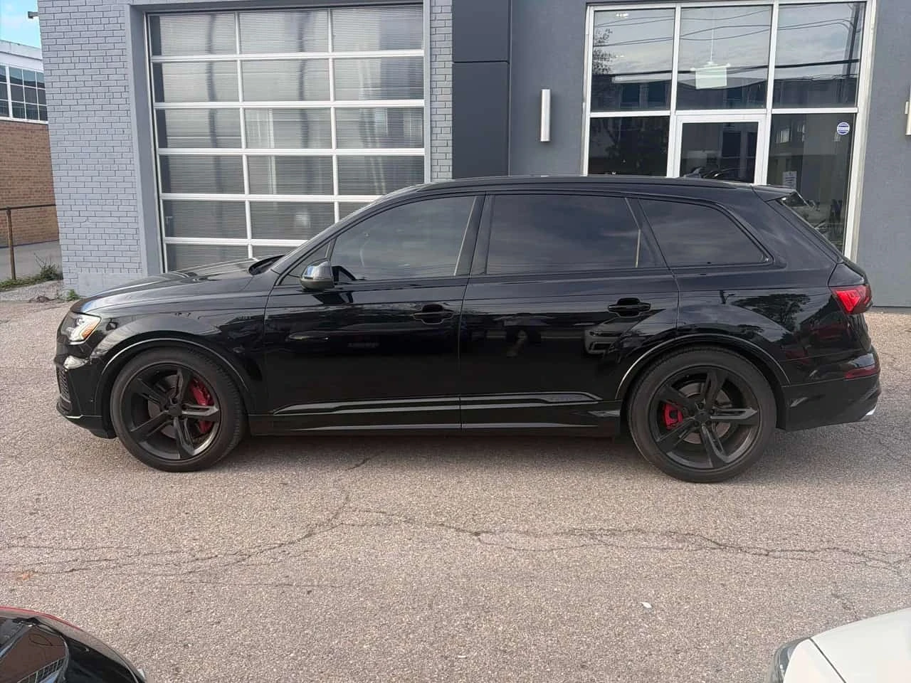 Audi SQ7 Premium Plus | CARFAX | БЕЗ ИНЦИДЕНТИ, снимка 3 - Автомобили и джипове - 56345409