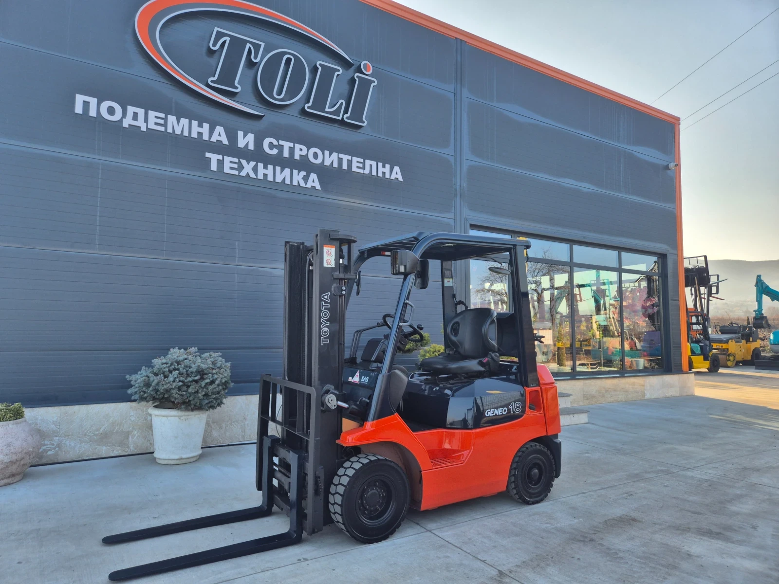 Мотокар Toyota 1.8 тона / ГАЗ - БЕНЗИН / ИЗРАВТИТЕЛ / ПАРНО , снимка 1