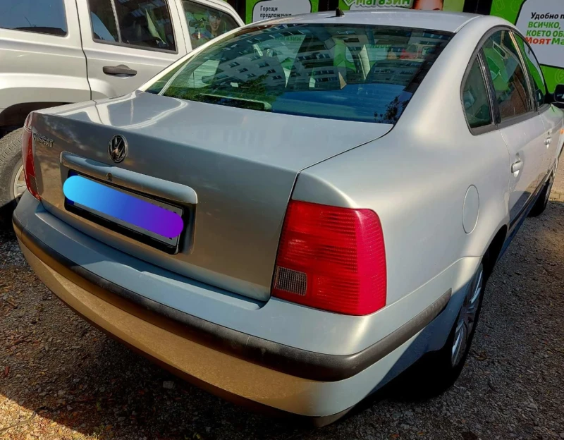 VW Passat 1.6, снимка 2 - Автомобили и джипове - 47540923