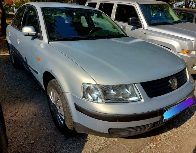 VW Passat 1.6, снимка 7 - Автомобили и джипове - 47308815