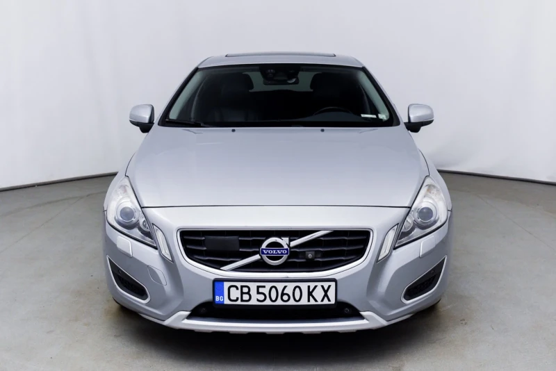 Volvo V60 AWD D5 Biturbo , снимка 8 - Автомобили и джипове - 48117830