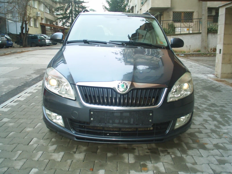 Skoda Fabia 1.2 12V 75k.c.Family, снимка 2 - Автомобили и джипове - 48268720