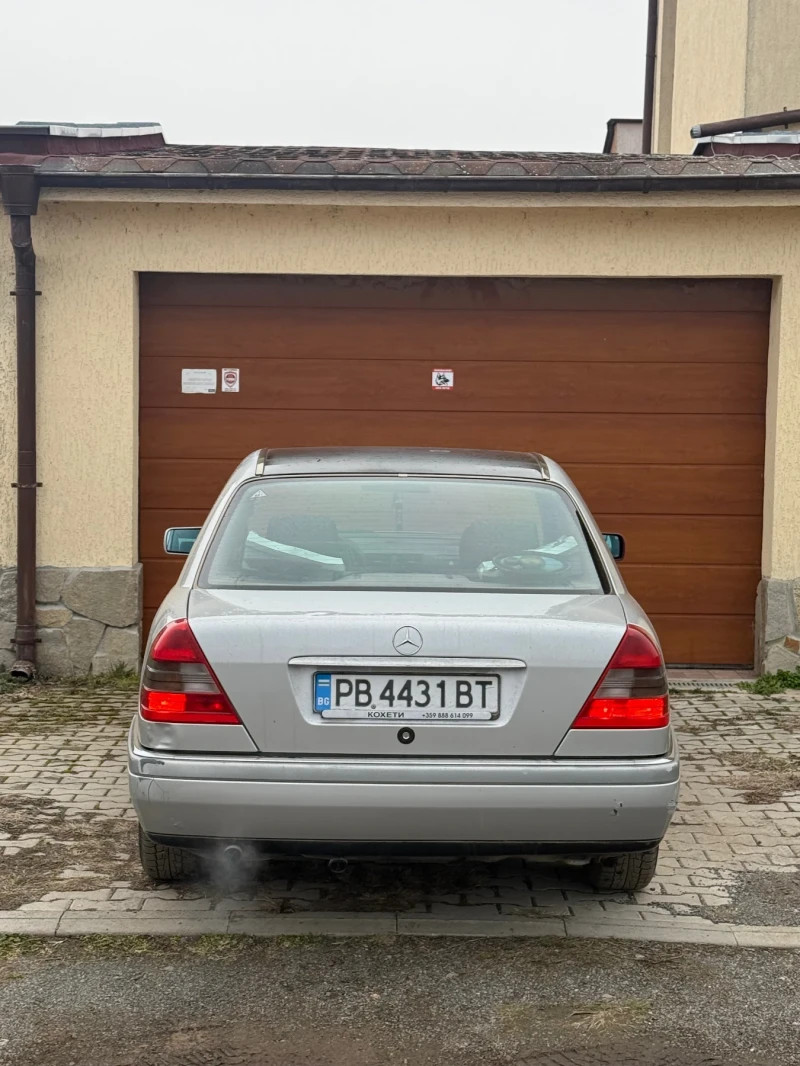 Mercedes-Benz C 180 2.0i, снимка 6 - Автомобили и джипове - 49318309