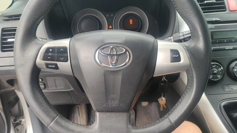 Toyota Auris, снимка 6 - Автомобили и джипове - 52806681