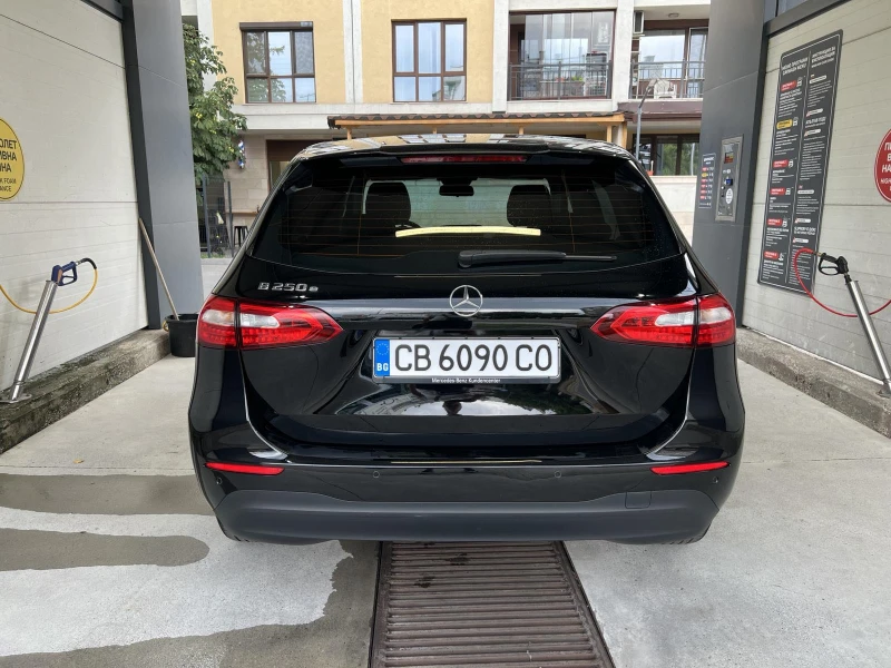 Mercedes-Benz B 250 E Plug-in Hybrid, снимка 5 - Автомобили и джипове - 51677888